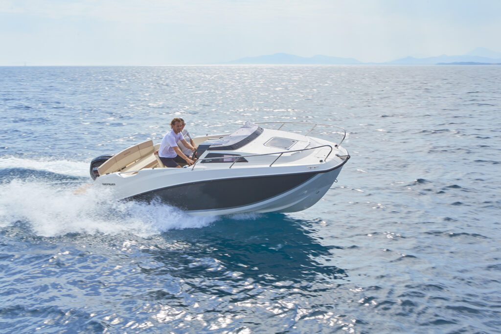 Quicksilver 555 Cabin
