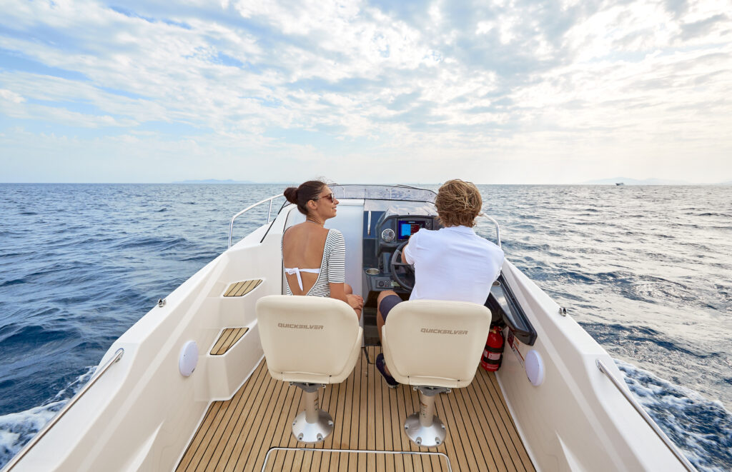 Quicksilver 555 Cabin
