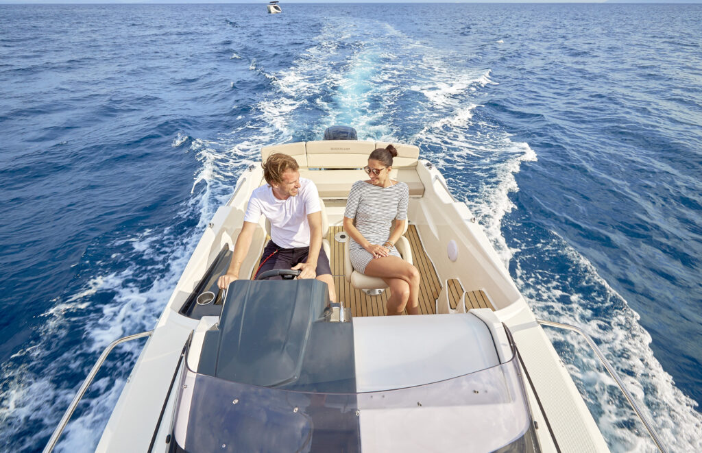 Quicksilver 555 Cabin