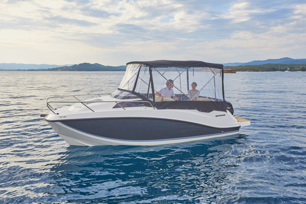 Quicksilver 555 Cabin
