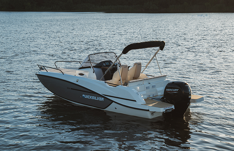 Quicksilver 605 Sundeck