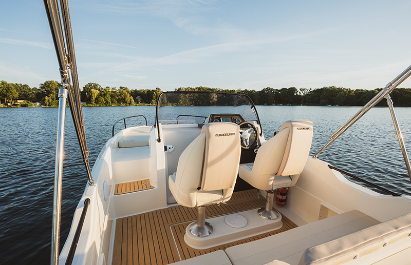 Quicksilver 605 Sundeck