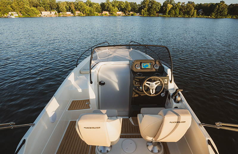 Quicksilver 605 Sundeck