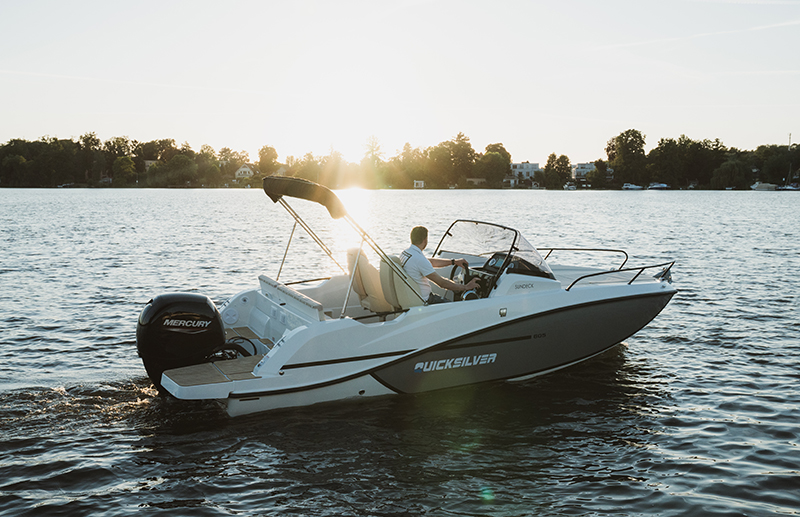 Quicksilver 605 Sundeck