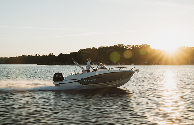 Quicksilver 605 Sundeck