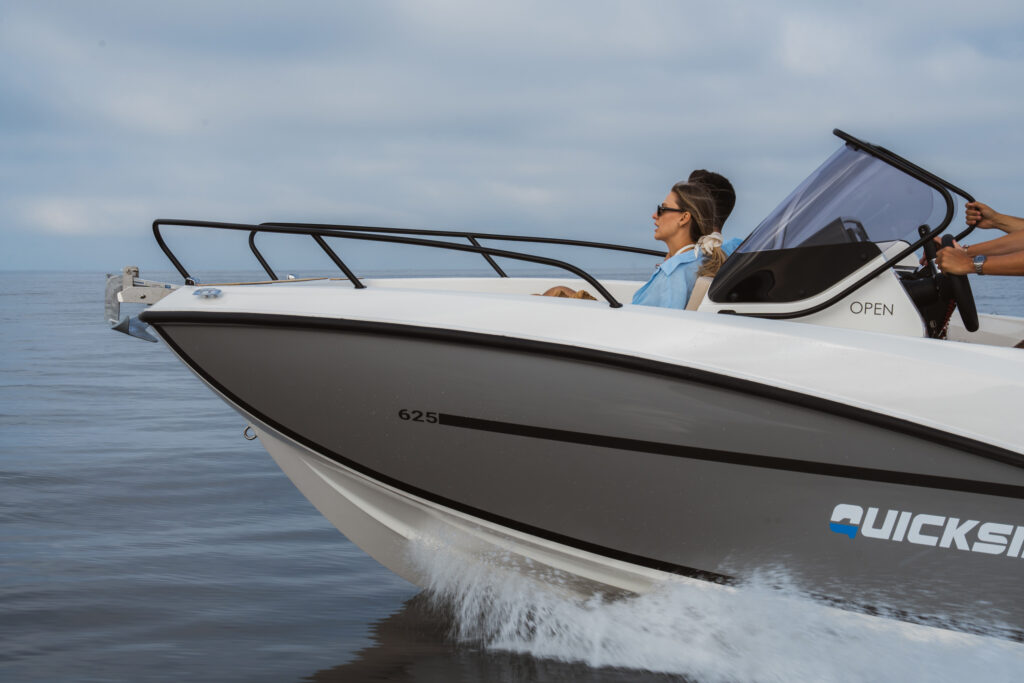 Quicksilver 625 Open