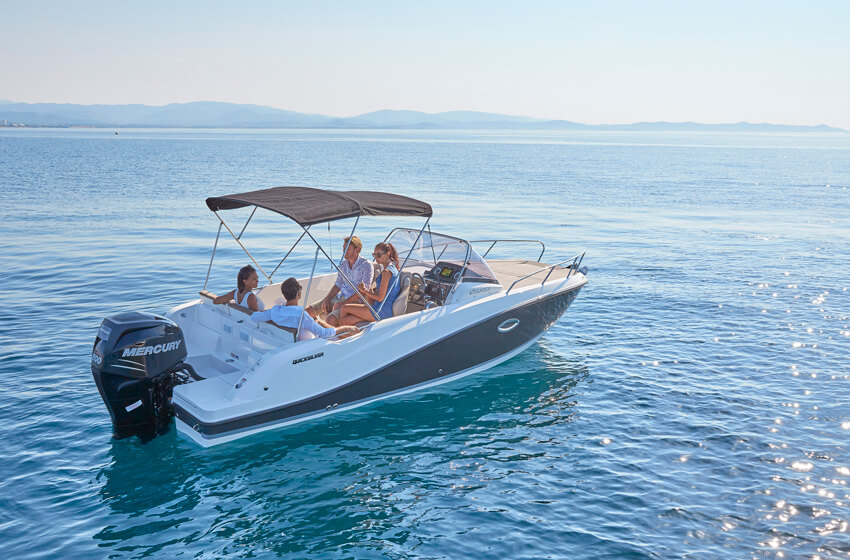 Quicksilver 875 Sundeck