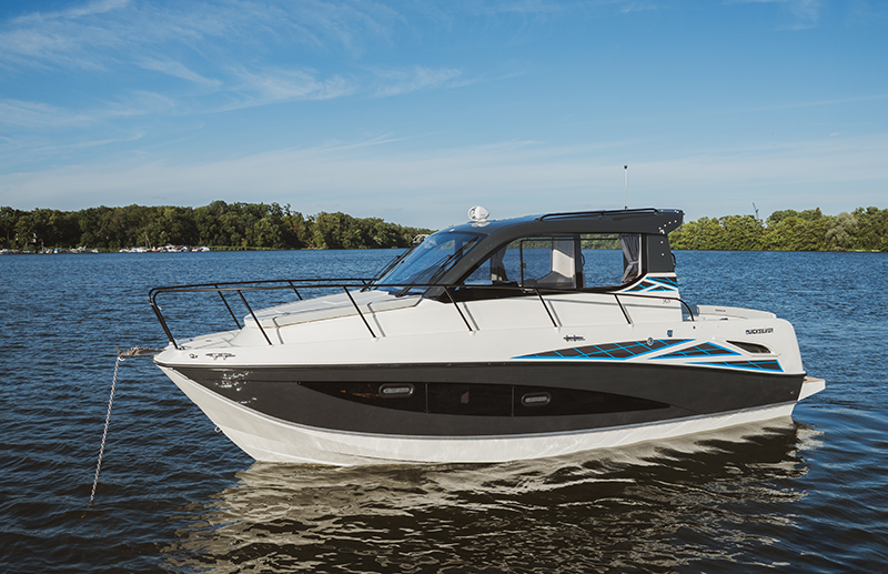 Quicksilver 905 Weekend